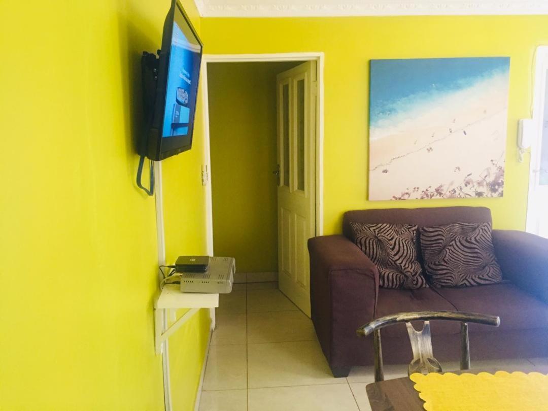 Mathlyn Guesthouse Габороне Екстериор снимка
